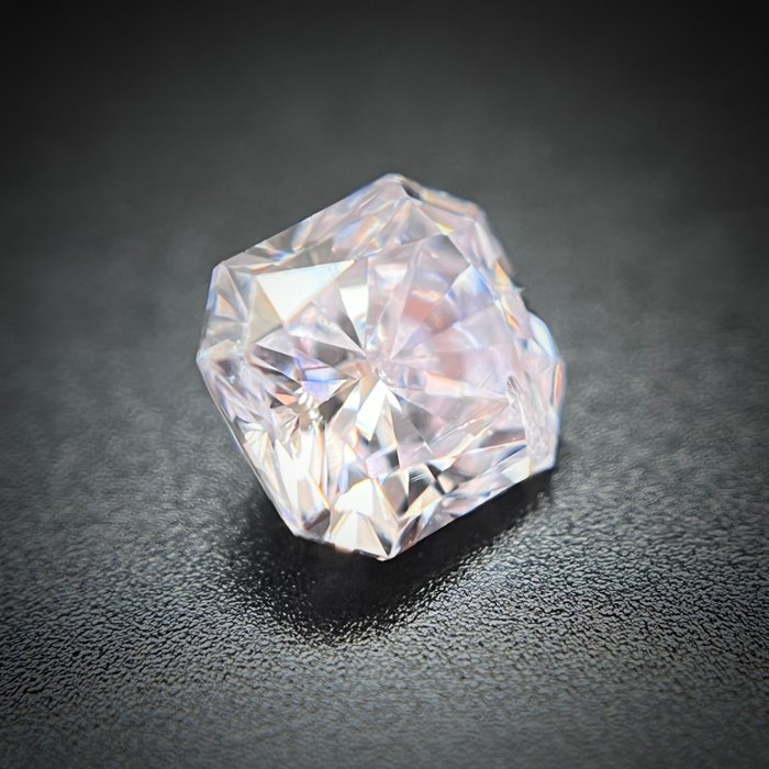 1 pcs Diamant - 0.52 ct - Skåret hjørne rektangulært - light pink - I2