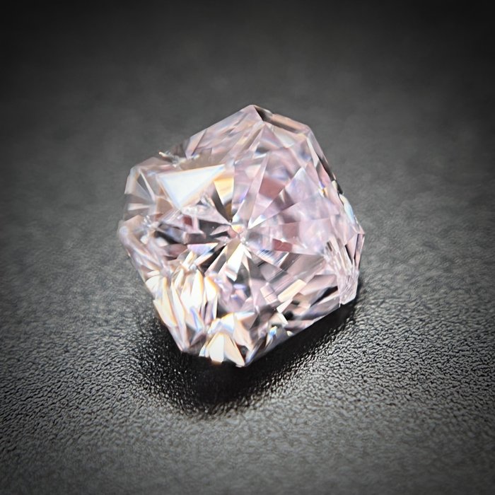 1 pcs Diamant - 0.52 ct - Skåret hjørne rektangulært - light pink - I2