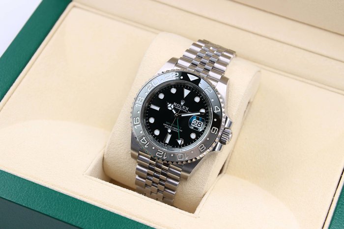 Rolex - GMT Master II - "Bruce Wayne" - 126710GRNR - Mænd - 2011-nu