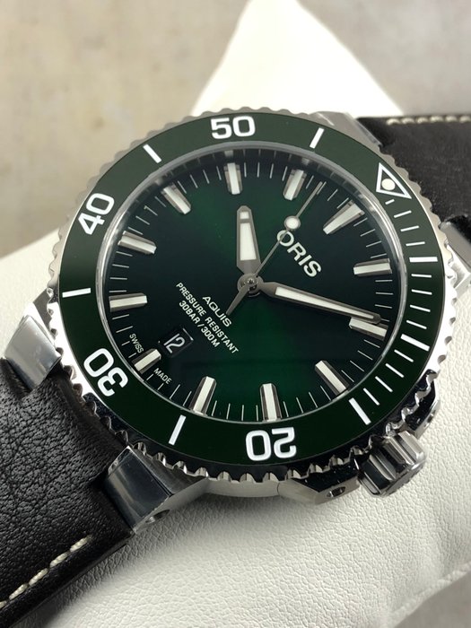 Oris - Aquis Date Automatic - 01 733 7730 4157-07 5 24 10EB - Mænd - 2011-nu