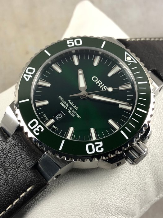 Oris - Aquis Date Automatic - 01 733 7730 4157-07 5 24 10EB - Mænd - 2011-nu