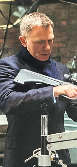 James Bond - Signed by Daniel Craig (007)