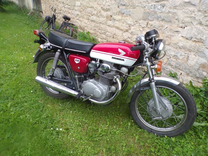 Honda - CB - 250 cc - 1971