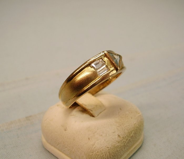 Ingen mindstepris - Ring - 8 karat Gulguld -  0.60ct. tw. Spinel - Topas - Designer håndværk