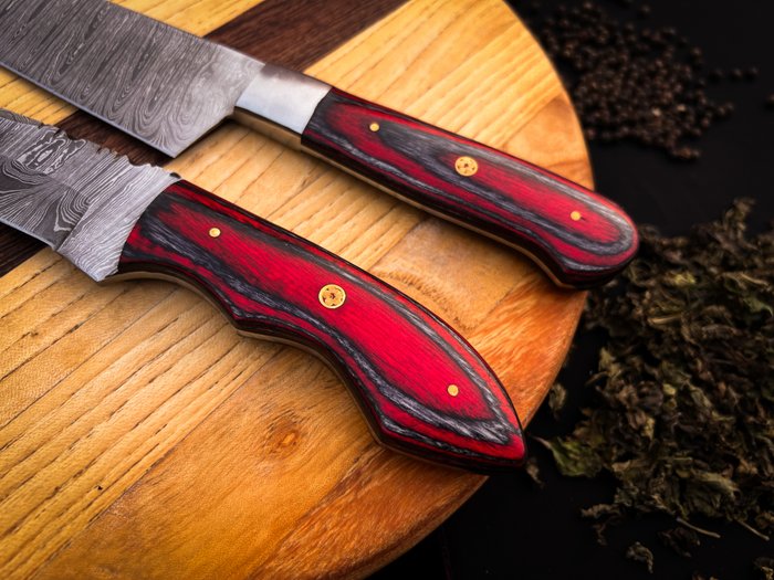 Blade Smith American Smith - Køkkenkniv - Chef's knife -  køkkenkok  Bordkniv - 1095 og 15N20 foldet stål og håndtag lavet af rødt og sort skinnende træ - Förenta staterna - Kok og bordkniv