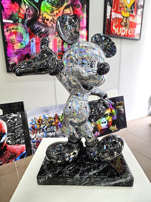 Patryk Konrad - Patryk Konrad - Mickey popart sculpture holographic comic book - limited edition.