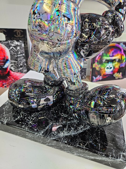 Patryk Konrad - Patryk Konrad - Mickey popart sculpture holographic comic book - limited edition.