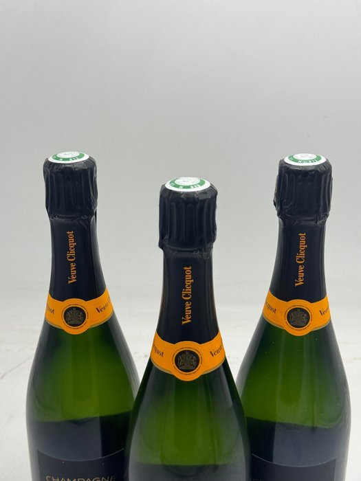 Veuve Clicquot, Extra Old - Champagne Extra Brut - 3 Flasker (0,75 L)