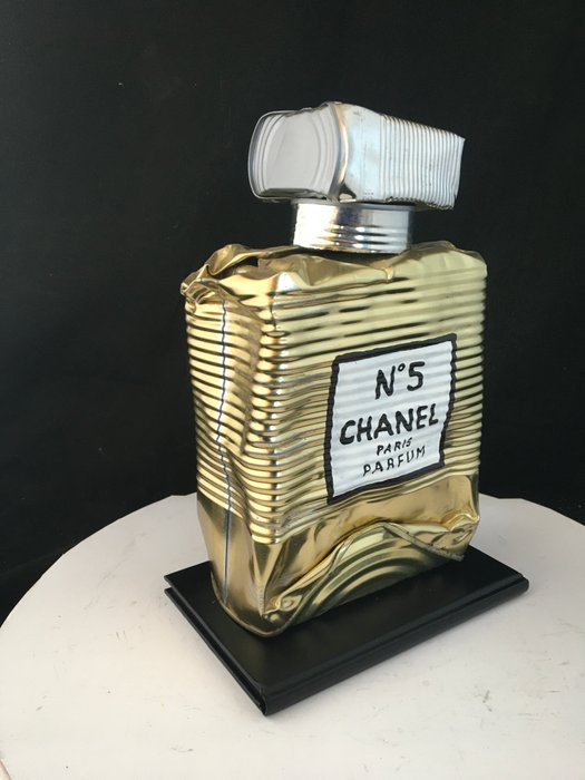 Norman Gekko (XX-XXI) - GIANT Crushed Chanel N.5 GOLD