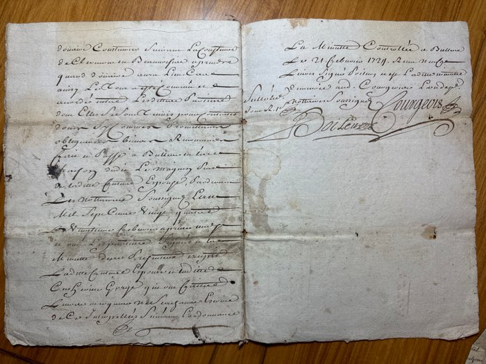 French Notaires - French notary Certifications 18th Century on paper and Parchment - 1700