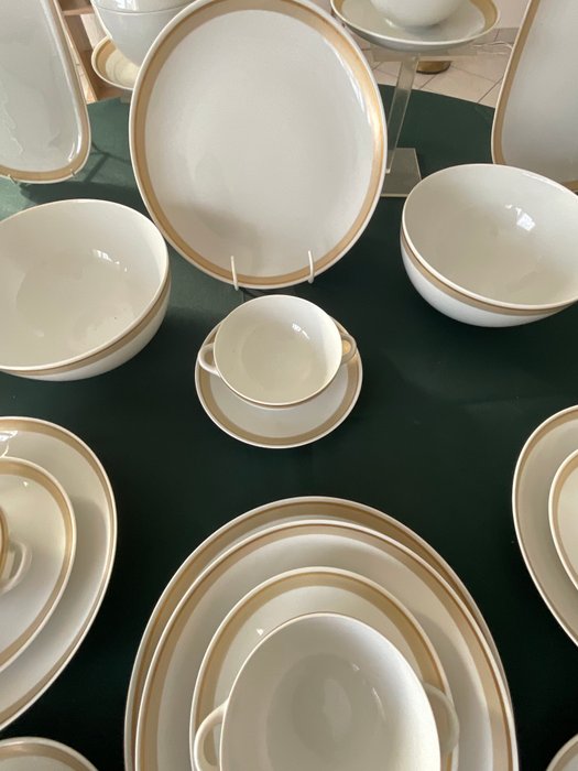 Lorenz Hutschenreuther - GLOBUS - GOLD-DEKOR - Bordservice til 12 (49) - Porcelæn - Spiseservice