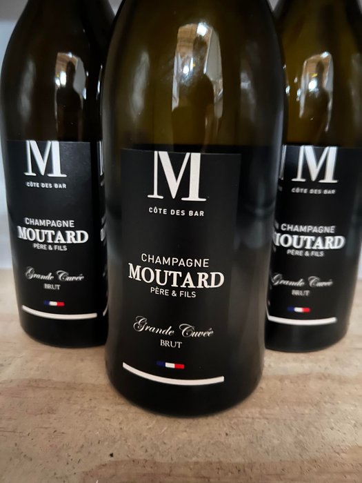 Moutard Grande Cuvée M de Night - Champagne Brut - 3 Flasker (075 L)