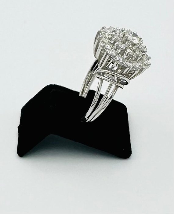 Forlovelsesring - 18 kraat Hvidguld -  1.98ct. tw. Diamant (Natur)