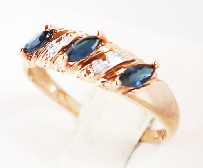 Ingen mindstepris - Ring - 9 kt Gulguld Safir - Diamant