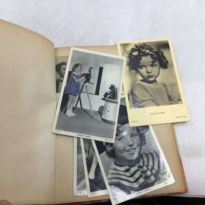 Frances Hodgson Burnett - Petite Princess Shirley Temple (with some Temple photos and promo cards laid in) - 1939