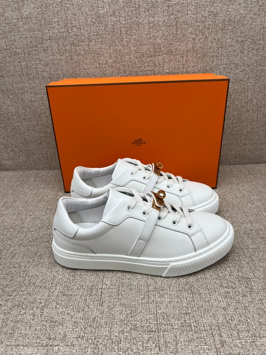 Hermès - Sneakers - Størelse: Shoes / EU 38.5