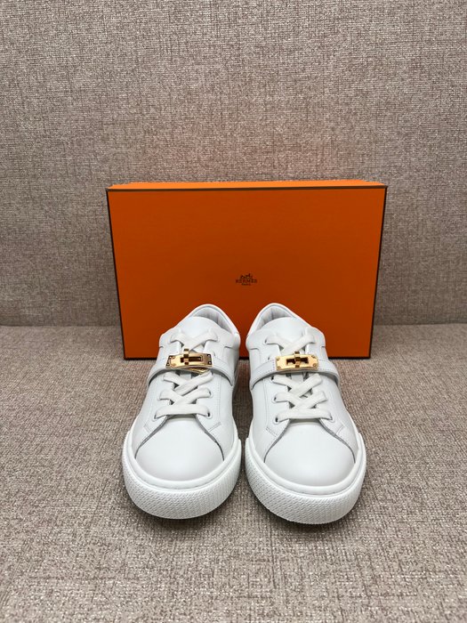 Hermès - Sneakers - Størelse: Shoes / EU 38.5