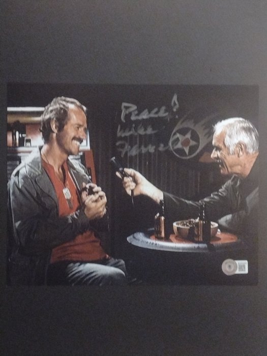 M.A.S.H. - Mike Farrell (Captain B.J. Hunnicutt) - Signed Photo with Beckett COA