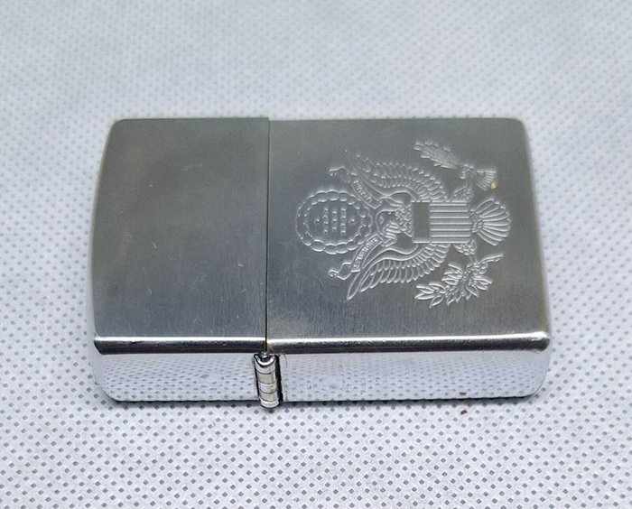 Zippo, Aguila USA Año 2000 Mes Enero - Lighter - Stål