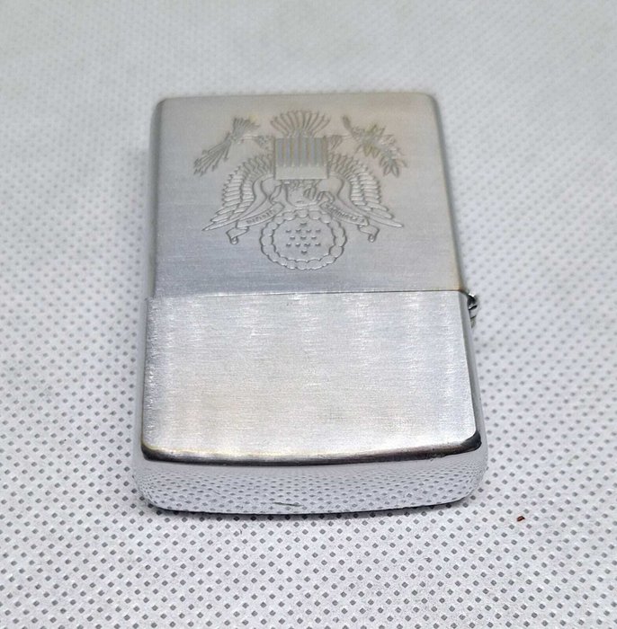 Zippo, Aguila USA Año 2000 Mes Enero - Lighter - Stål