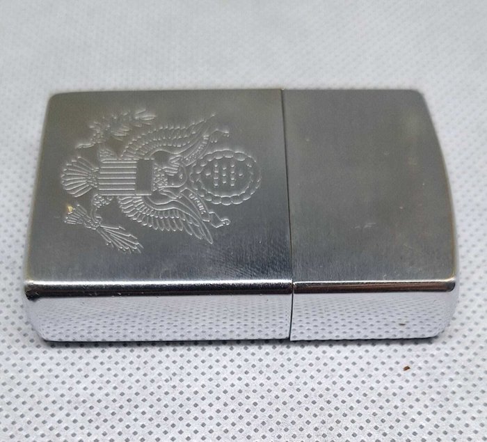 Zippo, Aguila USA Año 2000 Mes Enero - Lighter - Stål