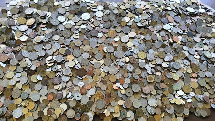 Verden Massive lot of approx 20 kilogram world coins  (Ingen mindstepris)