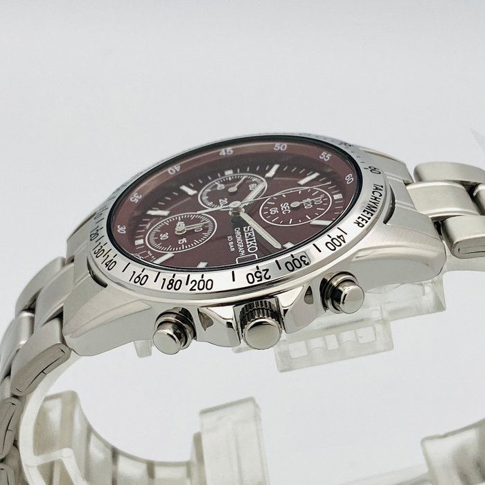 Seiko - Chronograph Red Dial 100m - Ingen mindstepris - Mænd - 2011-nu