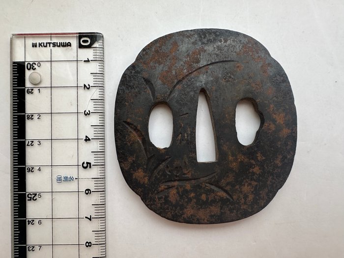 Iron Large Tsuba Katana Samurai Signeret af Ichiri 一利 - Jern - Ichiri 一利 - Japan - Edo-perioden (1600-1868)