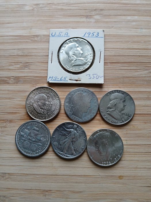 Förenta staterna. A Lot of 7x USA Silver Half Dollars, including Commemoratives, a Barber Half and a High Grade 1893-1976  (Ingen mindstepris)