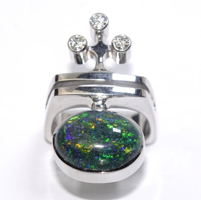 Ring - 18 kraat Hvidguld -  4.10ct. tw. Opal - Diamant