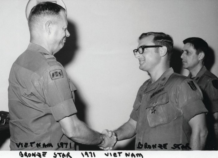 Förenta staterna - Medalje - Vietnam War Era Bronze Star in original box + lapel pin + ribbon bar - Infantry - Heroism