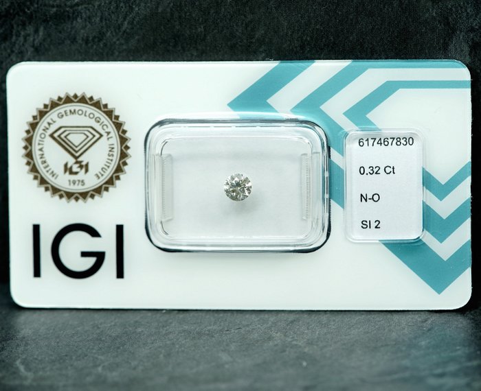 Ingen mindstepris - 1 pcs Diamant  (Naturfarvet)  - 0.32 ct - Very light Grålig Gul - SI2 - International Gemological Institute (IGI)