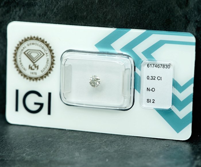 Ingen mindstepris - 1 pcs Diamant  (Naturfarvet)  - 0.32 ct - Very light Grålig Gul - SI2 - International Gemological Institute (IGI)