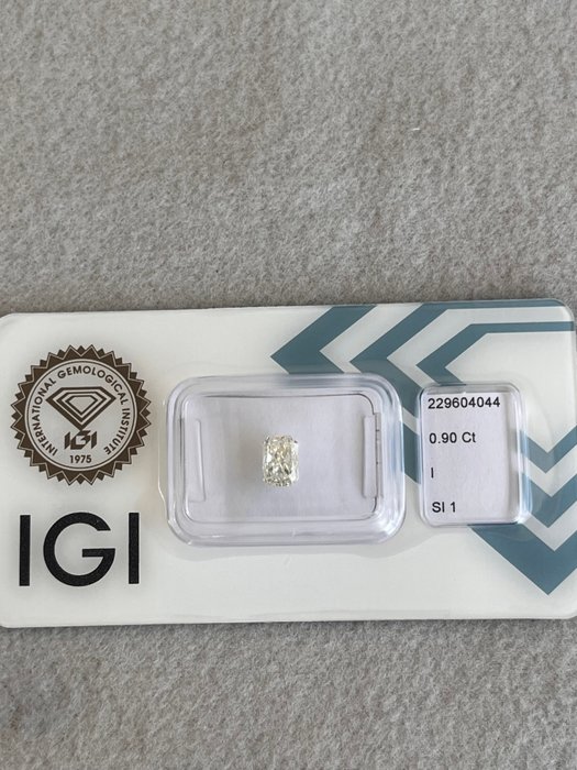 1 pcs Diamant  (Natur)  - 0.90 ct - Radiant - I - SI1 - International Gemological Institute (IGI)