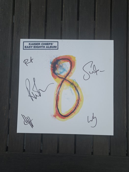 Kaiser Chiefs - Kaiser Chiefs’ Easy Eighth Album RARE SIGNED COPY! - LP-album (enkeltstående emne) - 2024