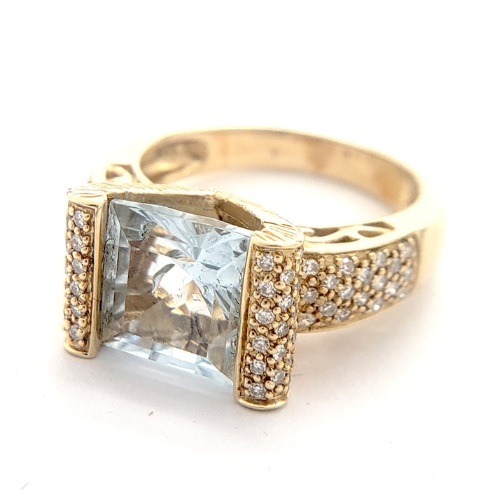 Ring - 14 karat Gulguld -  4.77ct. tw. Topas - Diamant