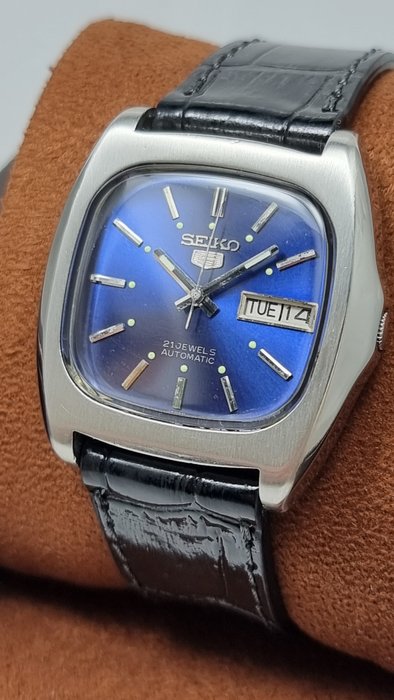 Seiko - Seiko 5 - Ingen mindstepris - Mænd - 1970-1979