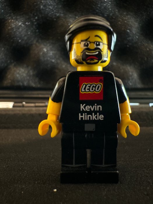 Lego - Minifigurer - VERSION 4 - KEVIN HINKLE - LEGO BUSINESS CARD MINIFIGURE - RARE - NO - 2010-2020