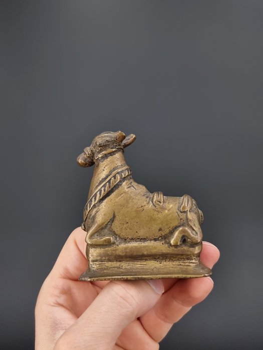 Nandi tyr - Bronze - Indien - 19. årh.