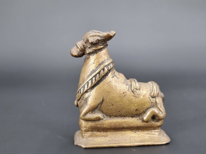 Nandi tyr - Bronze - Indien - 19. årh.