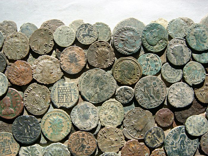 Romarriket. Lot of 150 Roman Imperial bronze coins. The lot includes some ases and semis from I-II centuries A.D., and a few iberian coins minted in the  (Ingen mindstepris)