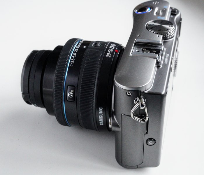 Samsung NX100 + 20-50 mm lens, zo goed als nieuw: Digitalkamera