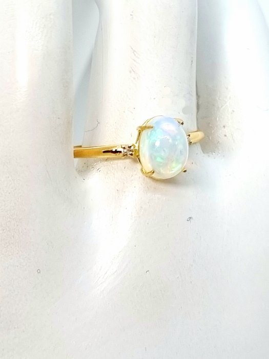 Ingen mindstepris - Ring - 18 kraat Gulguld Opal - Diamant