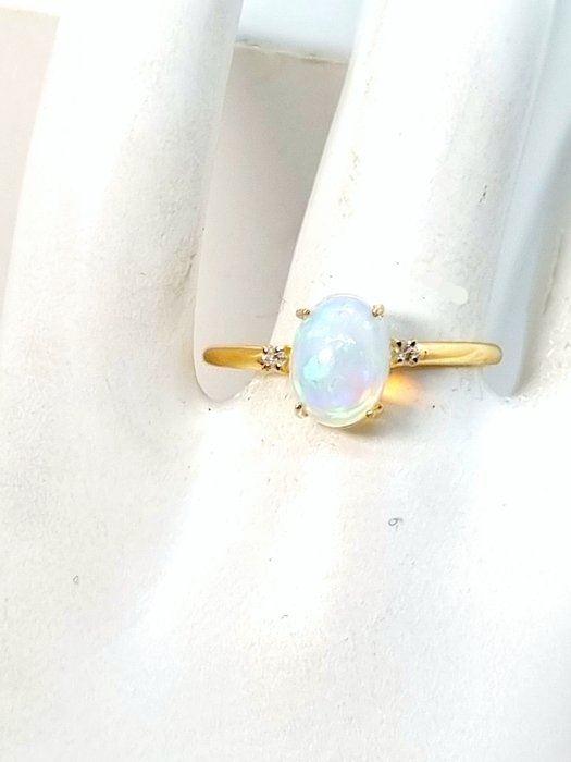 Ingen mindstepris - Ring - 18 kraat Gulguld Opal - Diamant