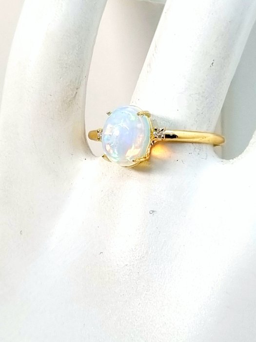 Ingen mindstepris - Ring - 18 kraat Gulguld Opal - Diamant