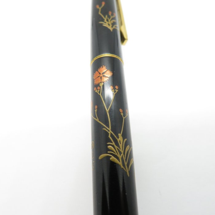 Pilot - Vintage Lacquerware Maki-e with Dianthus design - 14K gold nib (F) - Fyldepen