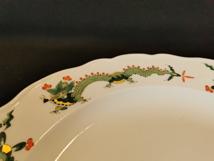 Meissen - Serveringsfad - Reicher Court (verde) - Drago Verde 1. Wahl - 35cm - Porcelæn