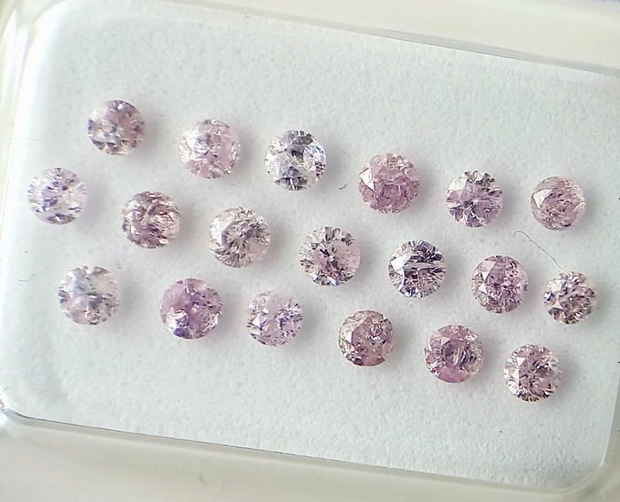 Ingen mindstepris - 19 pcs Diamant  (Naturfarvet)  - 0.78 ct - Rund - Faint, Fancy Lilla Lyserød - I2, I3 - Antwerp Laboratory for Gemstone Testing (ALGT)