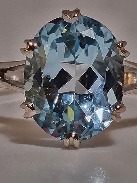 Ring - 18 kraat Hvidguld -  2.00ct. tw. Akvamarin