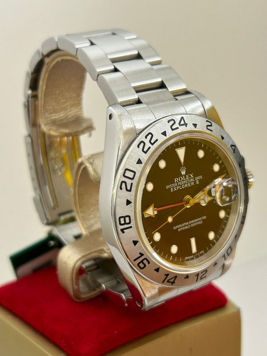 Rolex - Explorer II - 16570 - Unisex - 1990-1999